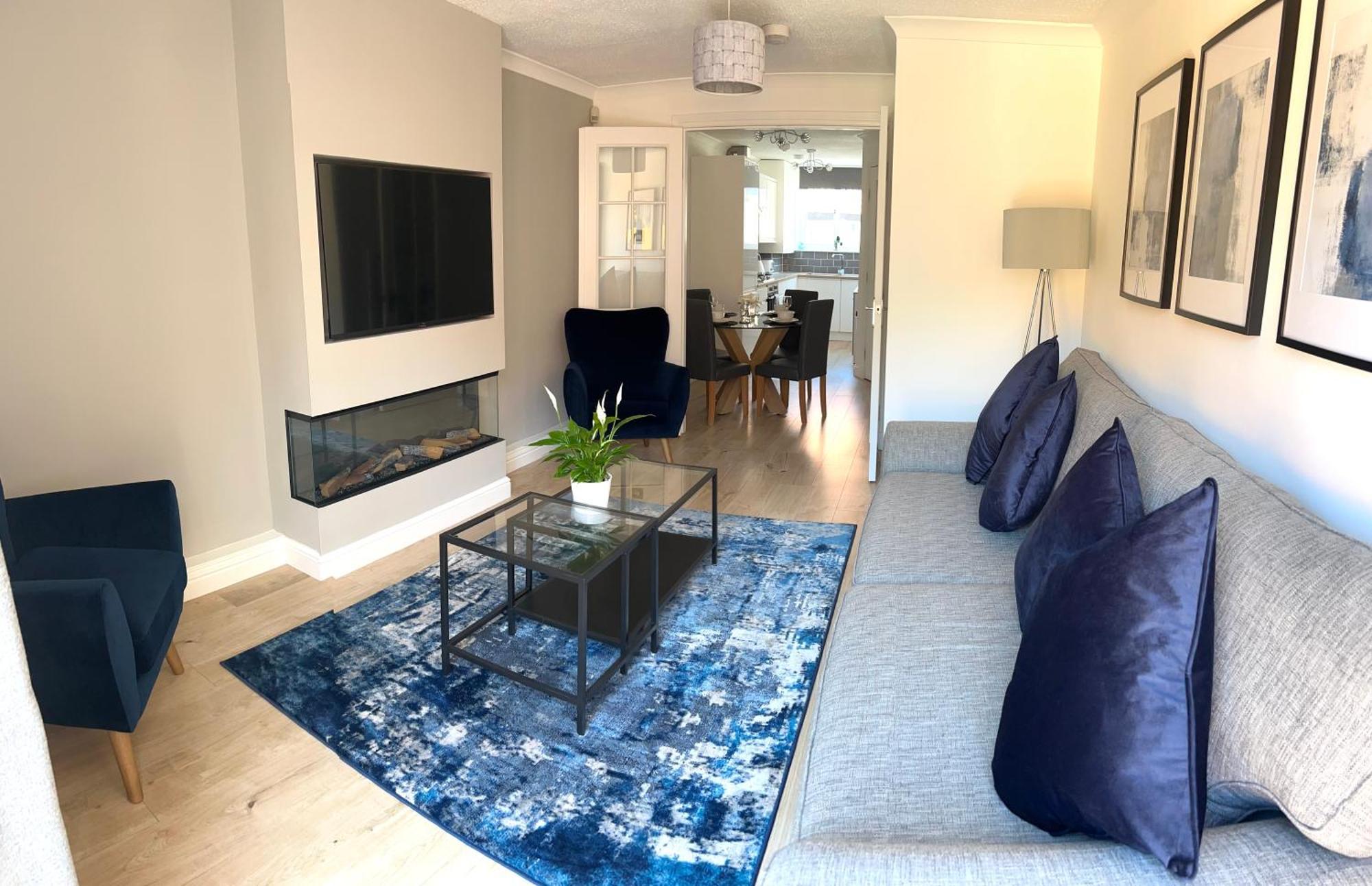 3 Bedroom - 2 Bathroom Townhouse In Corstorphine Near Murrayfield Stadium - Direct Bus To Edinburgh City Centre In 20 Minutes - Two Private Parking Spaces - Private Sunny Garden - Recently Refurbished Exterior foto