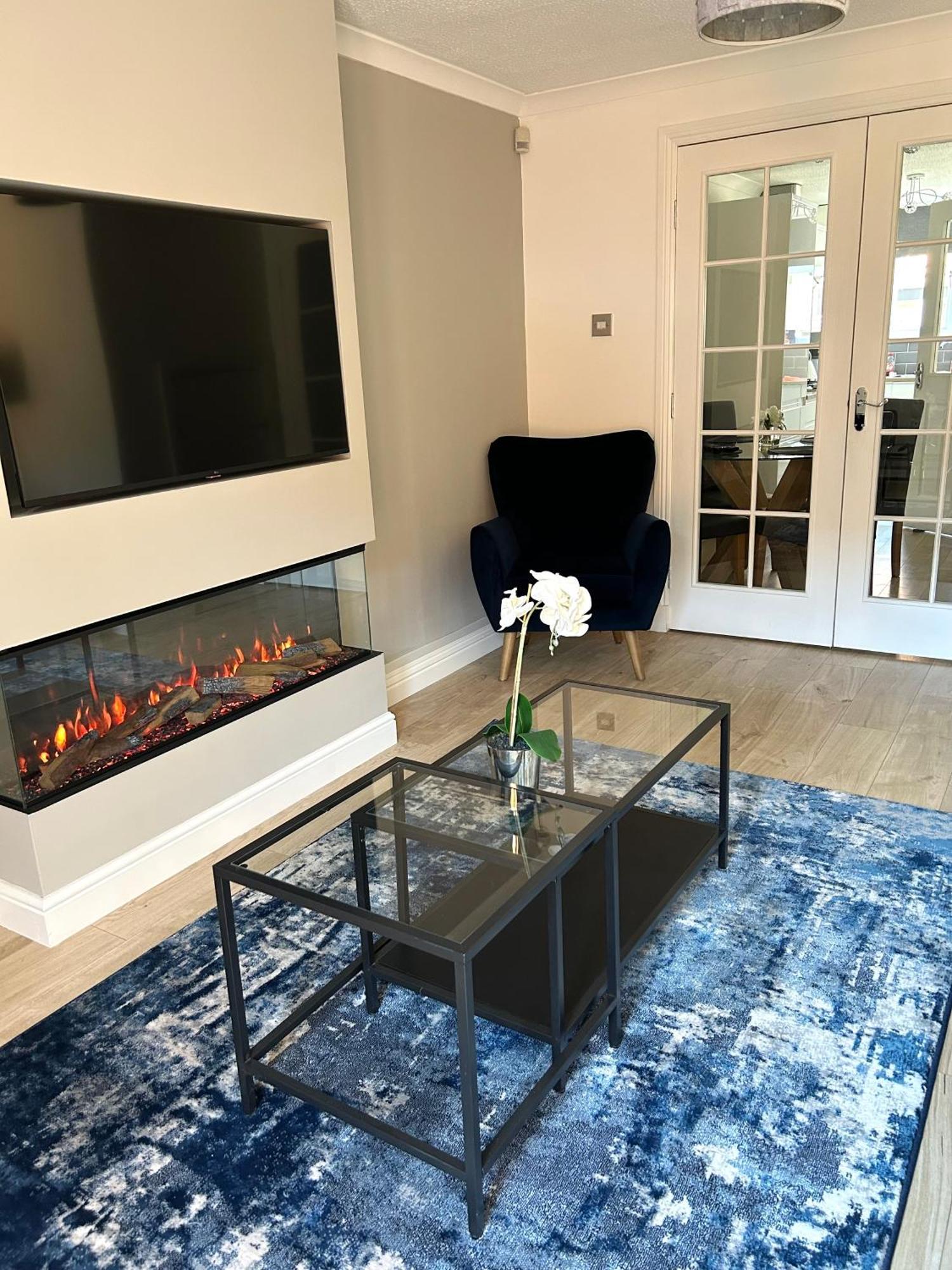 3 Bedroom - 2 Bathroom Townhouse In Corstorphine Near Murrayfield Stadium - Direct Bus To Edinburgh City Centre In 20 Minutes - Two Private Parking Spaces - Private Sunny Garden - Recently Refurbished Exterior foto