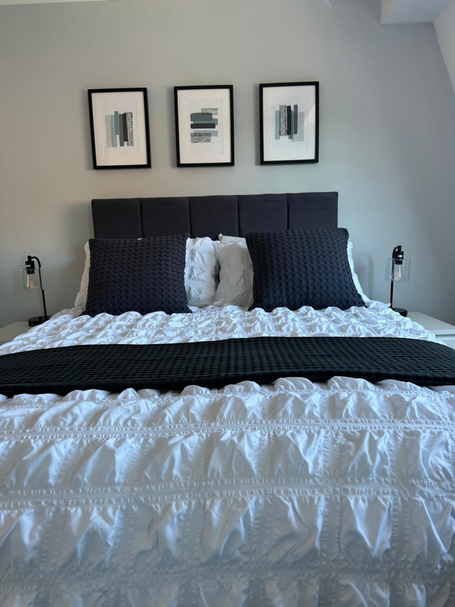 3 Bedroom - 2 Bathroom Townhouse In Corstorphine Near Murrayfield Stadium - Direct Bus To Edinburgh City Centre In 20 Minutes - Two Private Parking Spaces - Private Sunny Garden - Recently Refurbished Exterior foto
